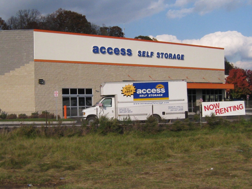 franklin-lakes-building-and-truck-2